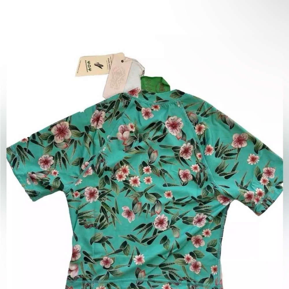 SOLD We Are HAH T’s Me Rash Guard Crop Top | XS | Leaf Me Alone - Picture 3 of 5